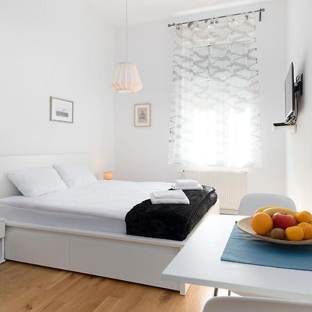 Modern Studio Near Park Zrinjevac And Main Square Zagreb Exterior foto